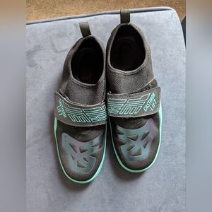 Castiron Lifting Shoes Weight Lifting Unisex Mens  9.5/ Womens 11